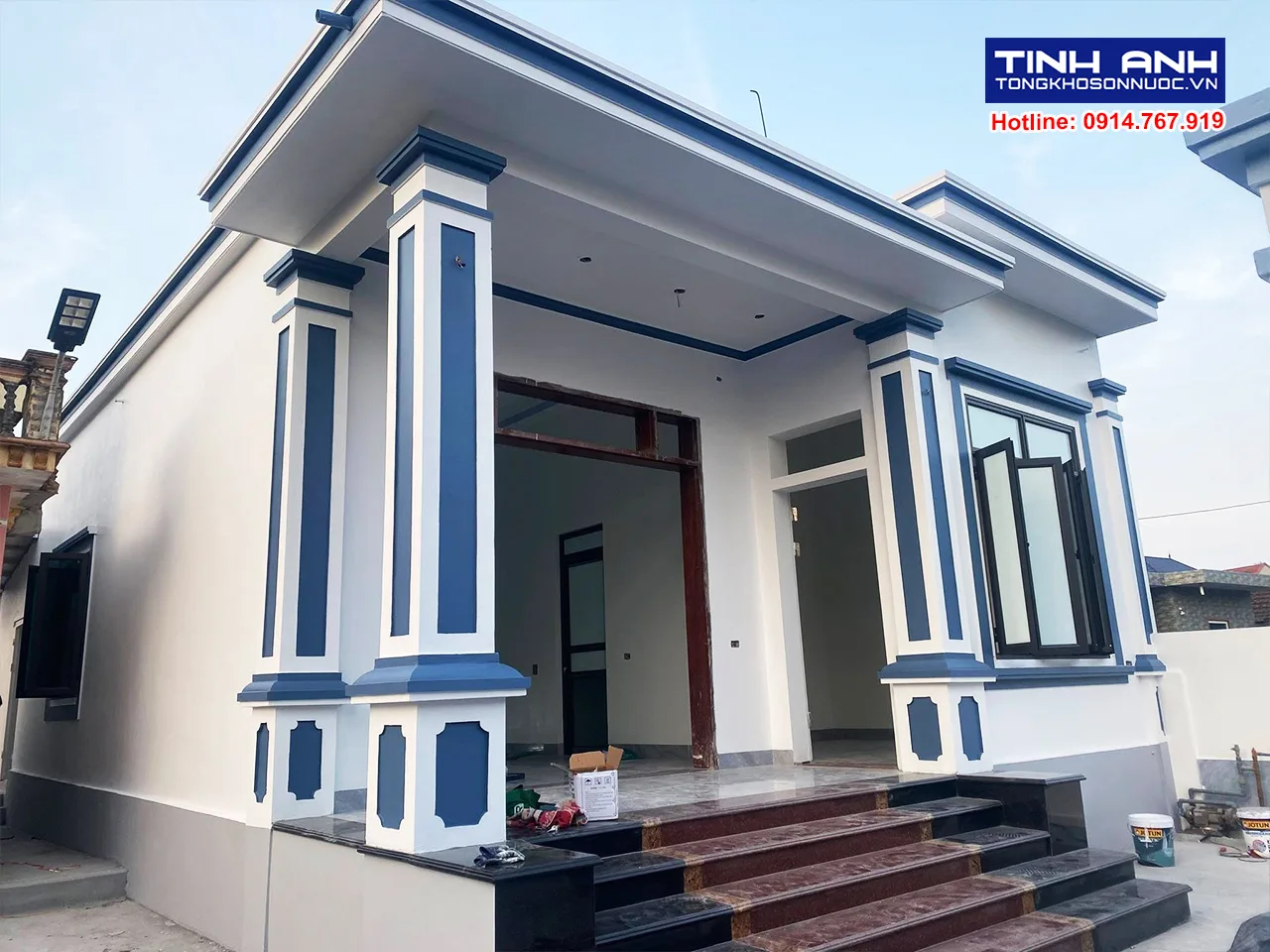 Thi công sơn nhà 1 tầng với mã màu 9918 và 4072