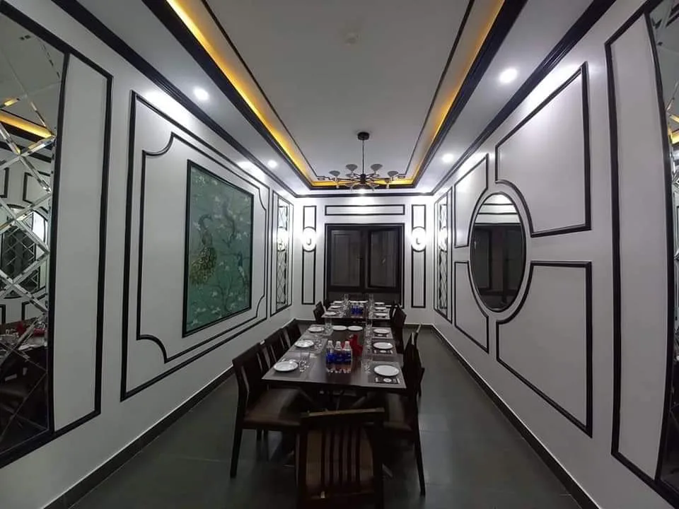 Phào chỉ màu đen – cá tính, ấn tượng