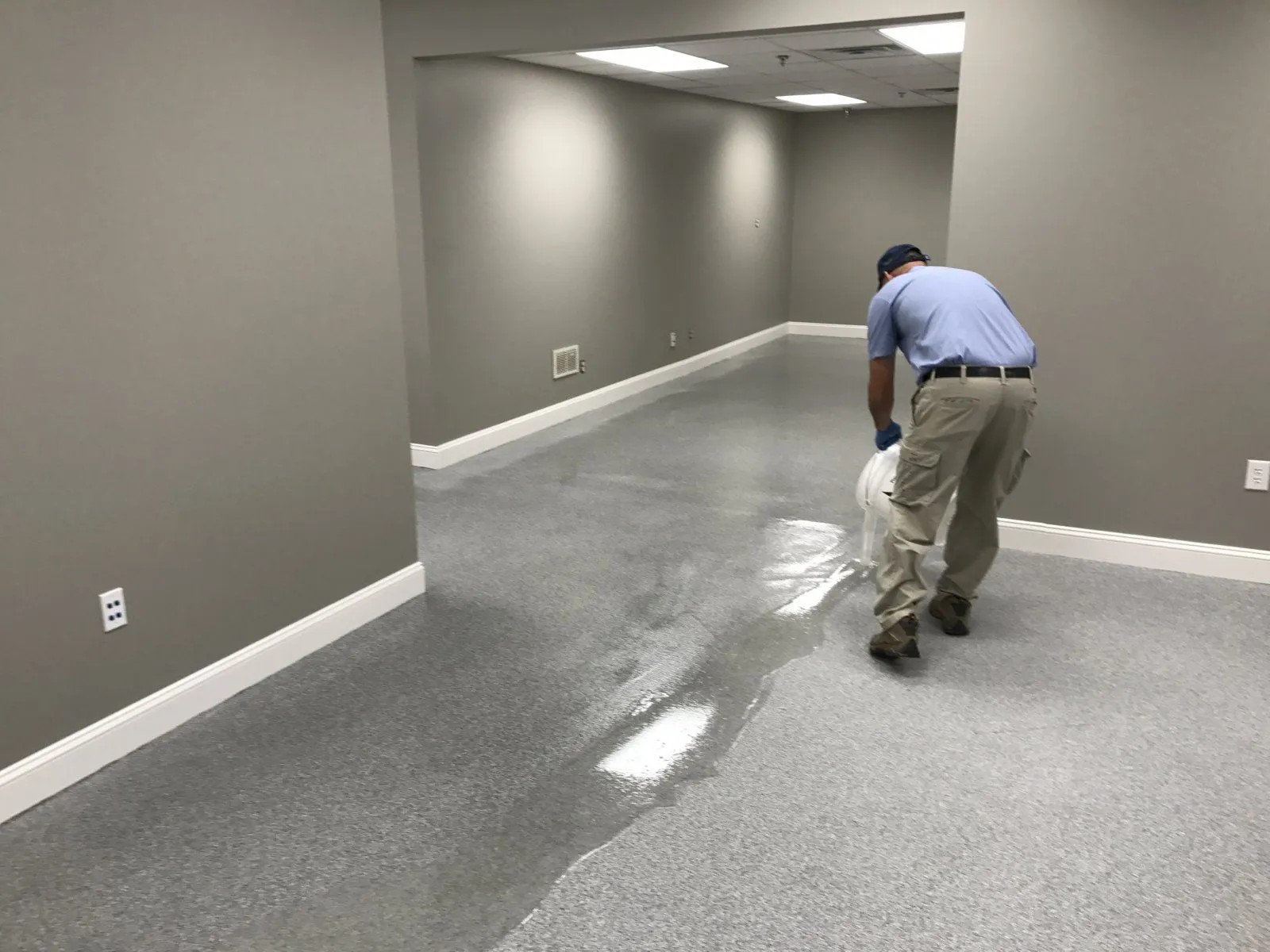Đặc điểm nổi bật của sơn Epoxy cho sàn bê tông