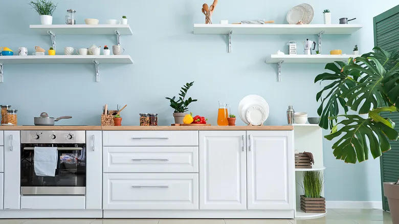 Sơn phòng bếp màu xanh nhạt