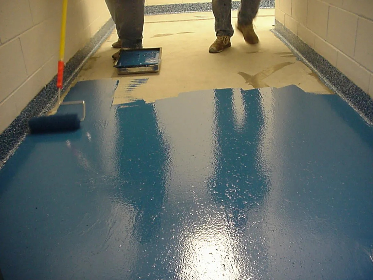 Sơn sàn epoxy hệ lăn